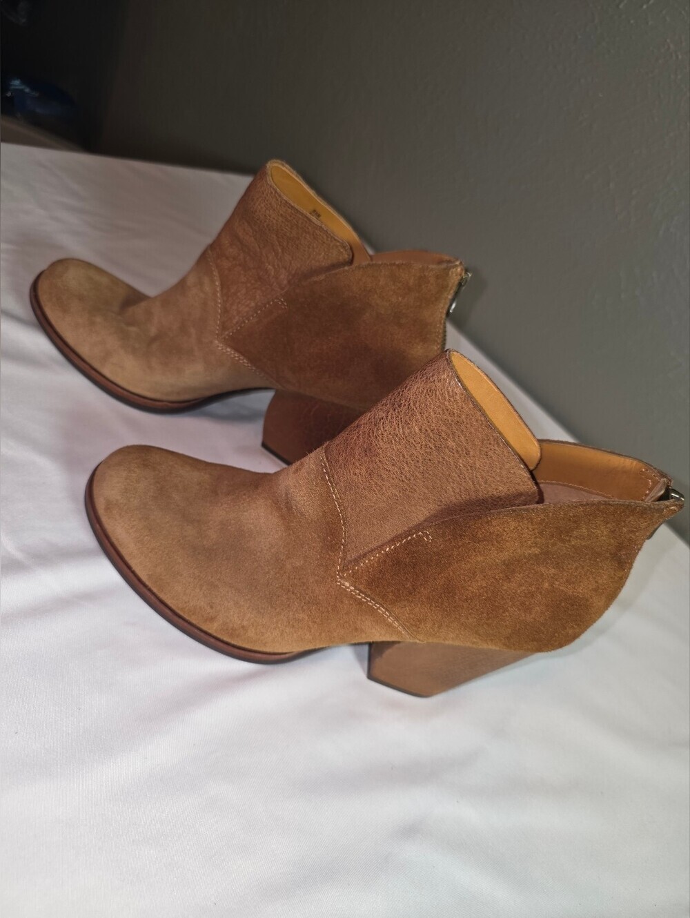 Kork-Ease Castaneda Suede Leather Ankle Booties Brown Sz 8.5 Excellent